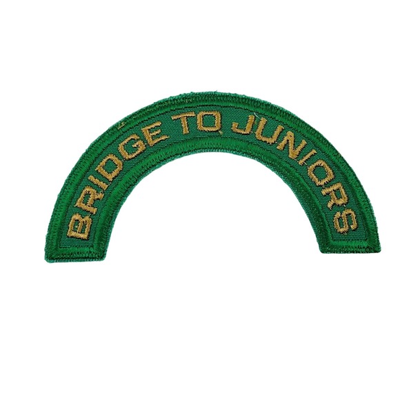 Vintage Brownie Bridge To‎ Juniors Green Patch Girl Scouts 1980s - Picture 1 of 3